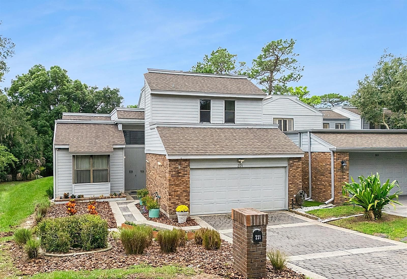 221 PINE CONE LN
