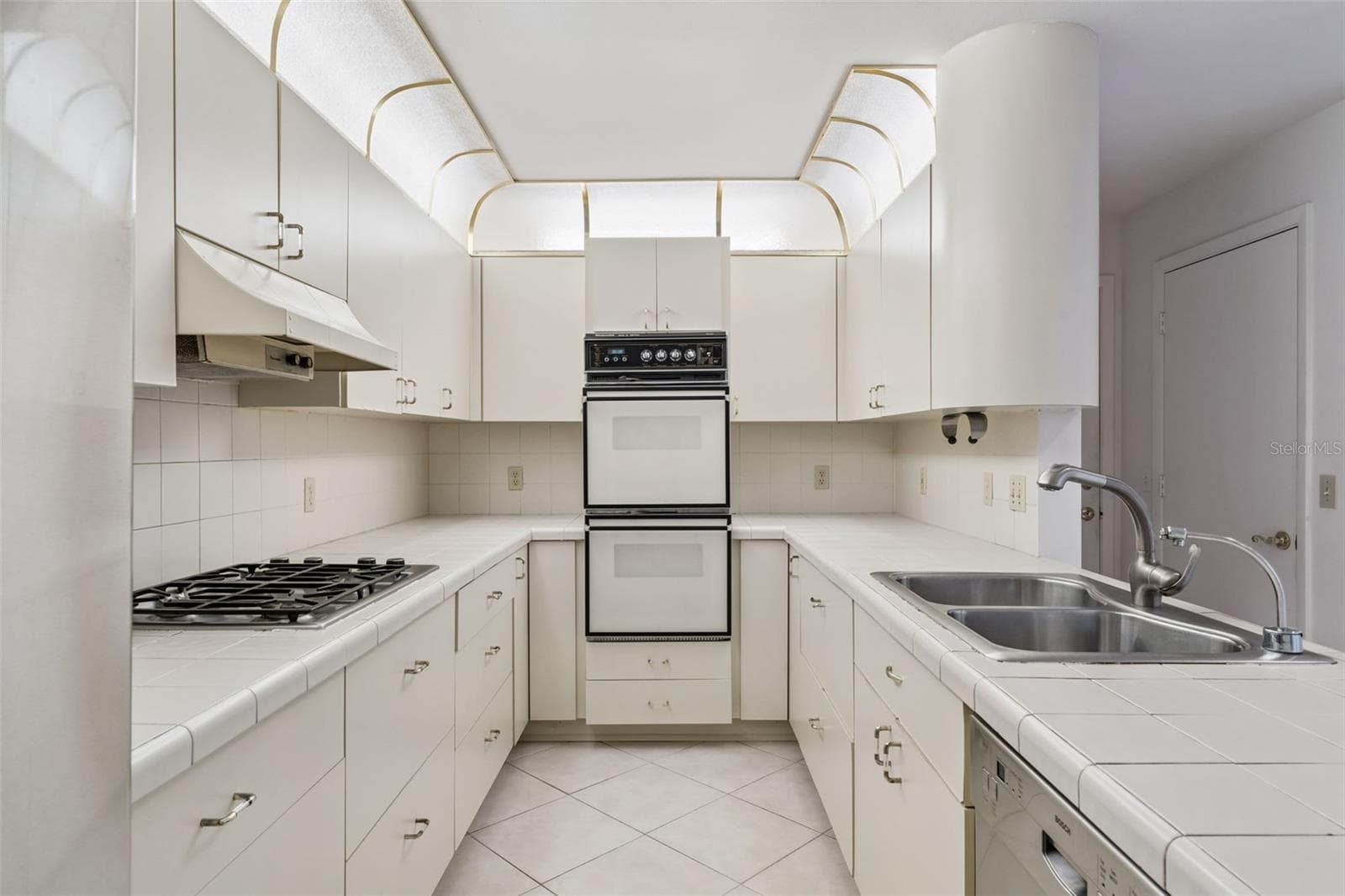 Townhouse at 221 PINE CONE LN, LONGWOOD, photo 12 of 61