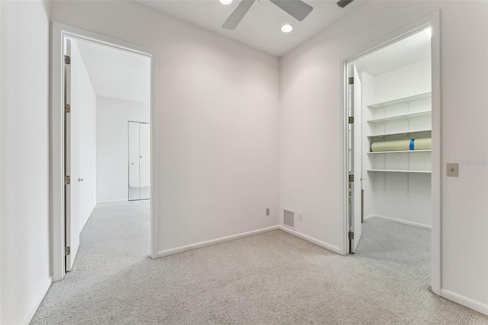 Upstair bonus room and huge walk in closet - 221 PINE CONE LN, LONGWOOD