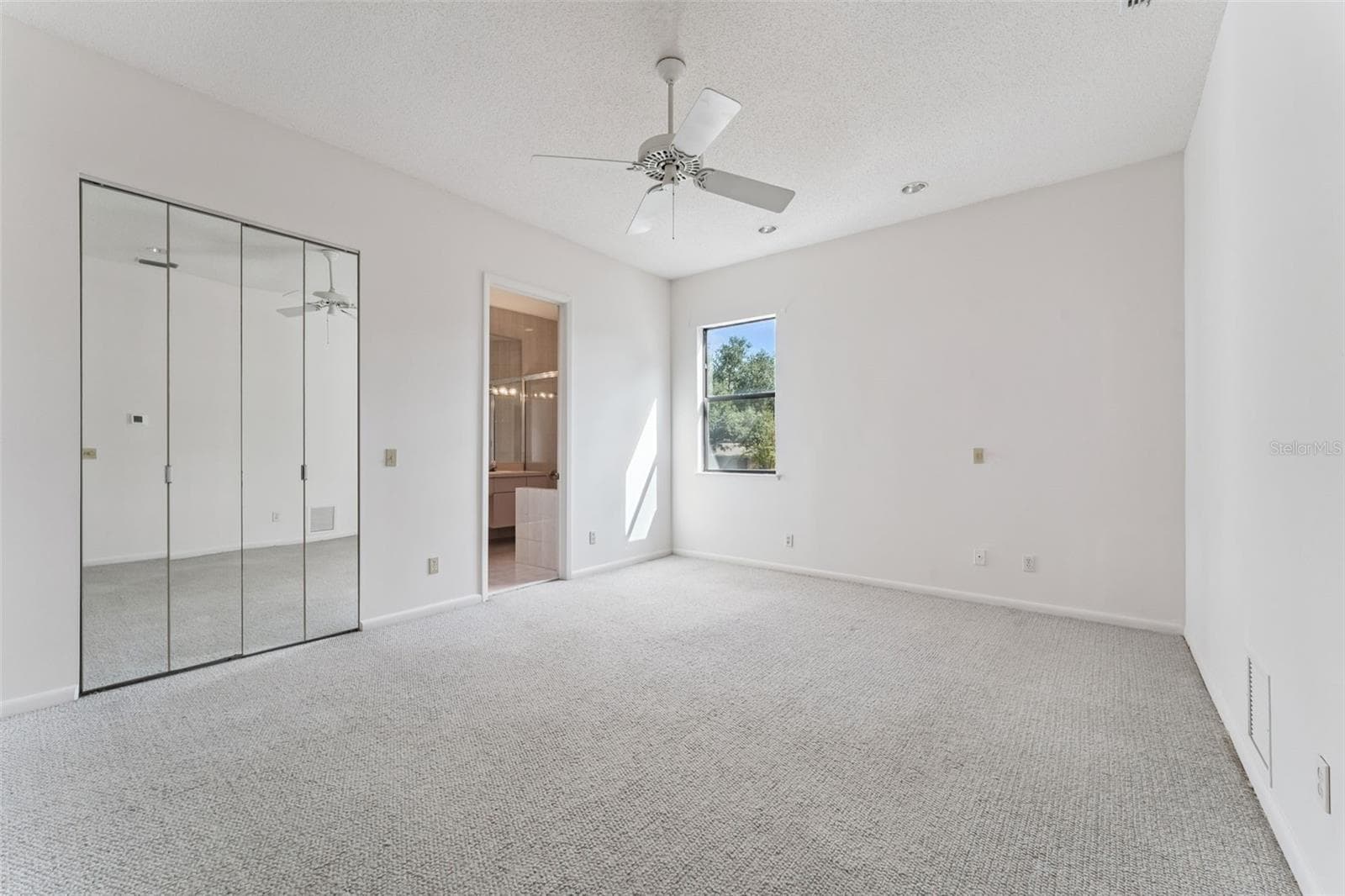 Upstairs 2nd primary suite - 221 PINE CONE LN, LONGWOOD