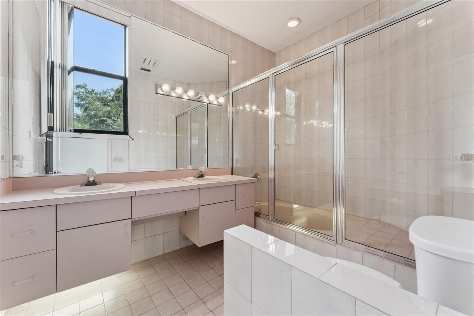 Upstairs 2nd primary bathroom - 221 PINE CONE LN, LONGWOOD