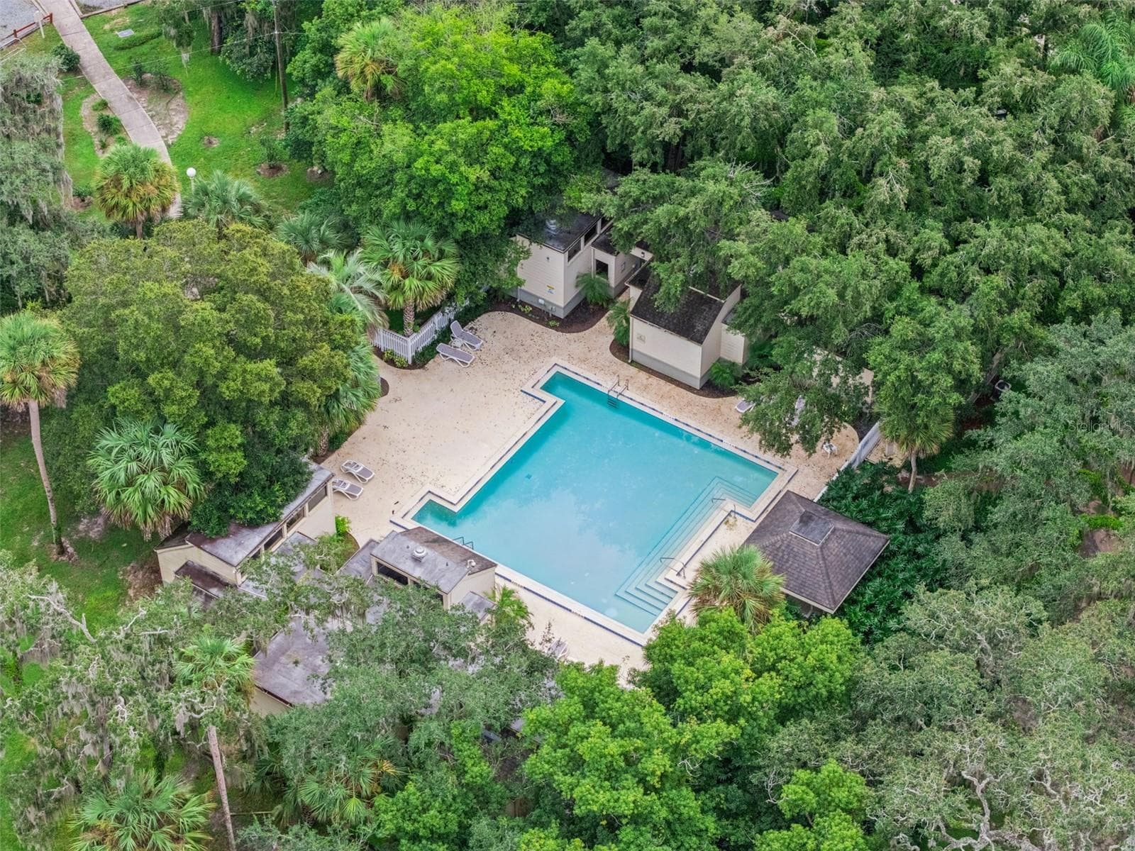 Springs community pool - 221 PINE CONE LN, LONGWOOD