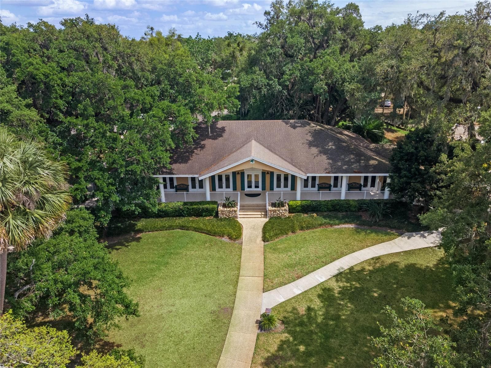 Clubhouse - 221 PINE CONE LN, LONGWOOD