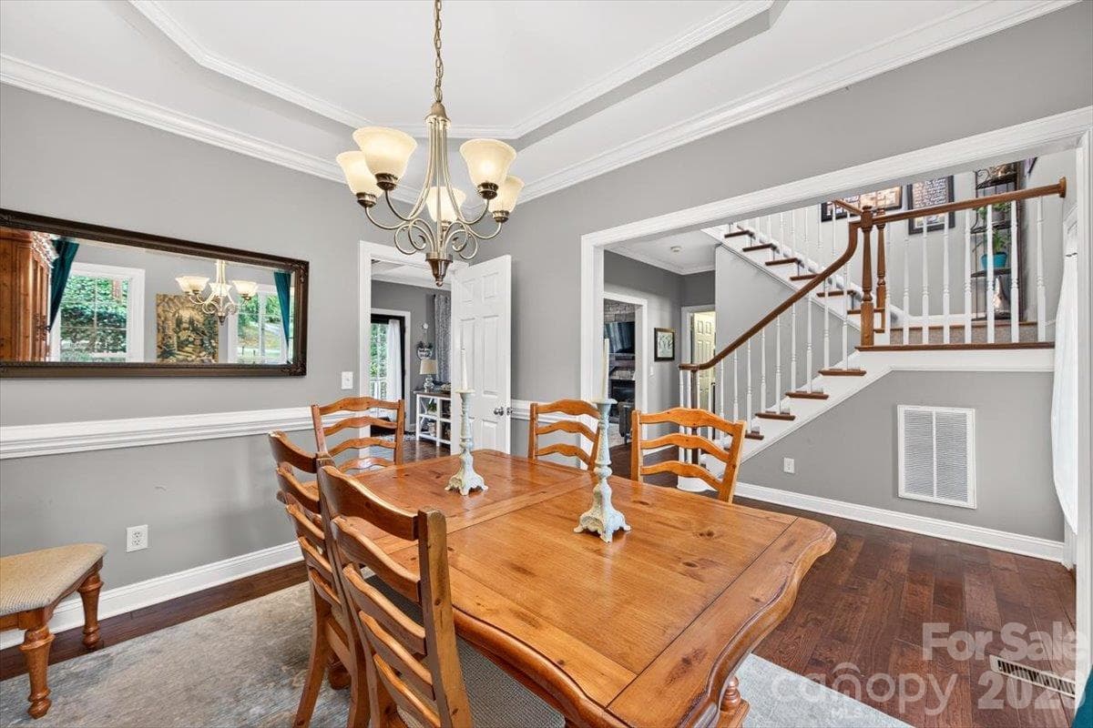 Single Family Residence at 8705 Dartmoor Place, Charlotte, photo 11 of 44