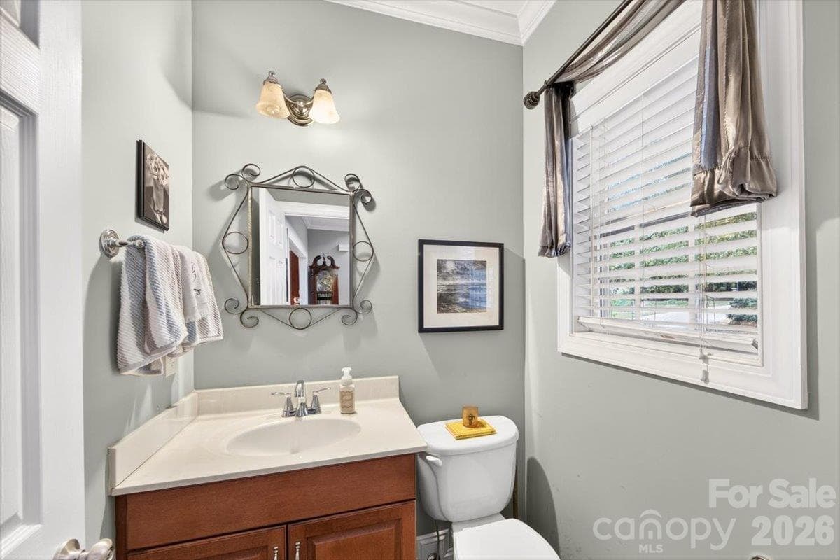 Single Family Residence at 8705 Dartmoor Place, Charlotte, photo 12 of 44