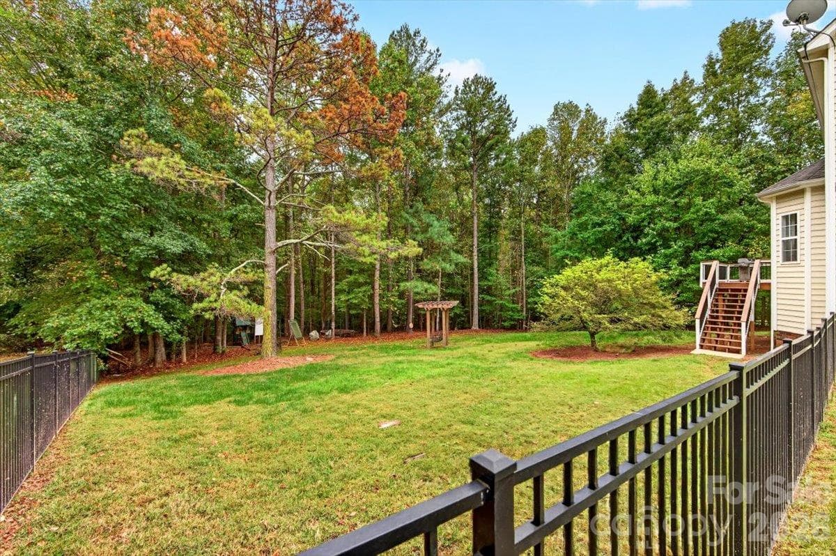 Single Family Residence at 8705 Dartmoor Place, Charlotte, photo 39 of 44