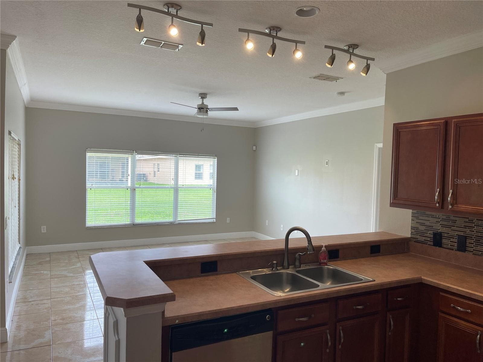 Single Family Residence at 3930 PORT SEA PL, KISSIMMEE, photo 3 of 64