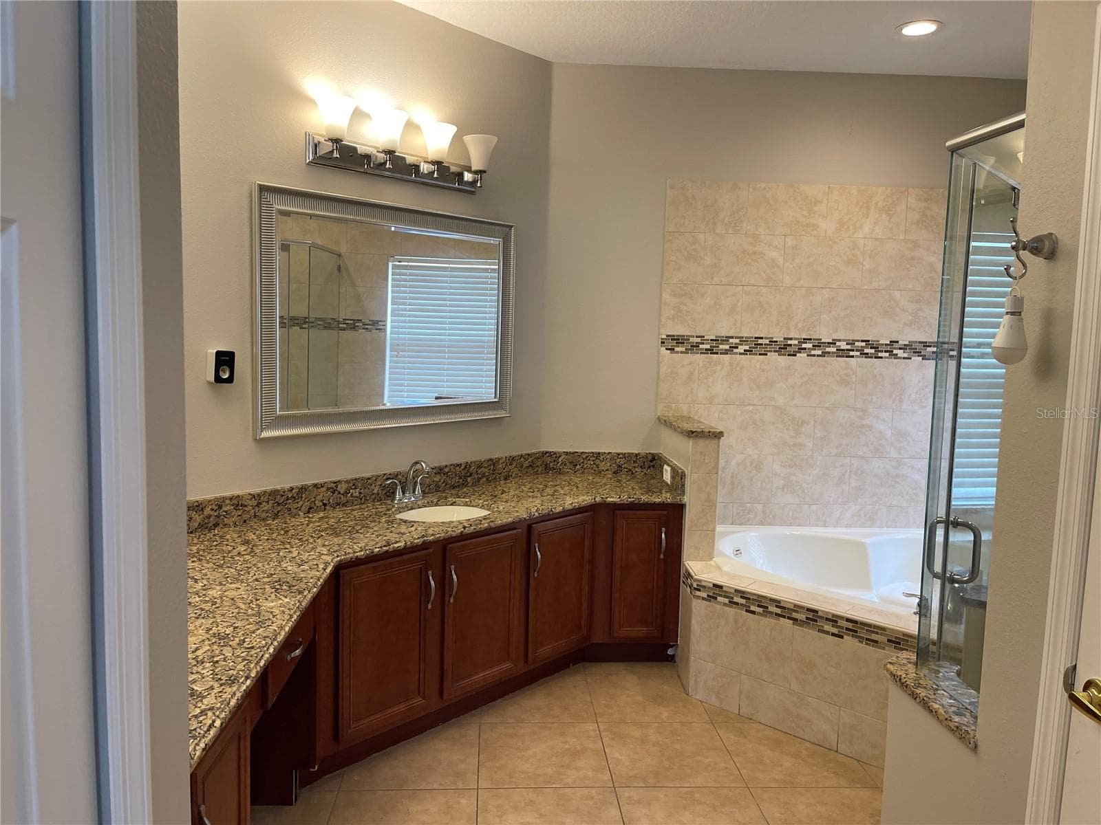 Owners Bath - 3930 PORT SEA PL, KISSIMMEE