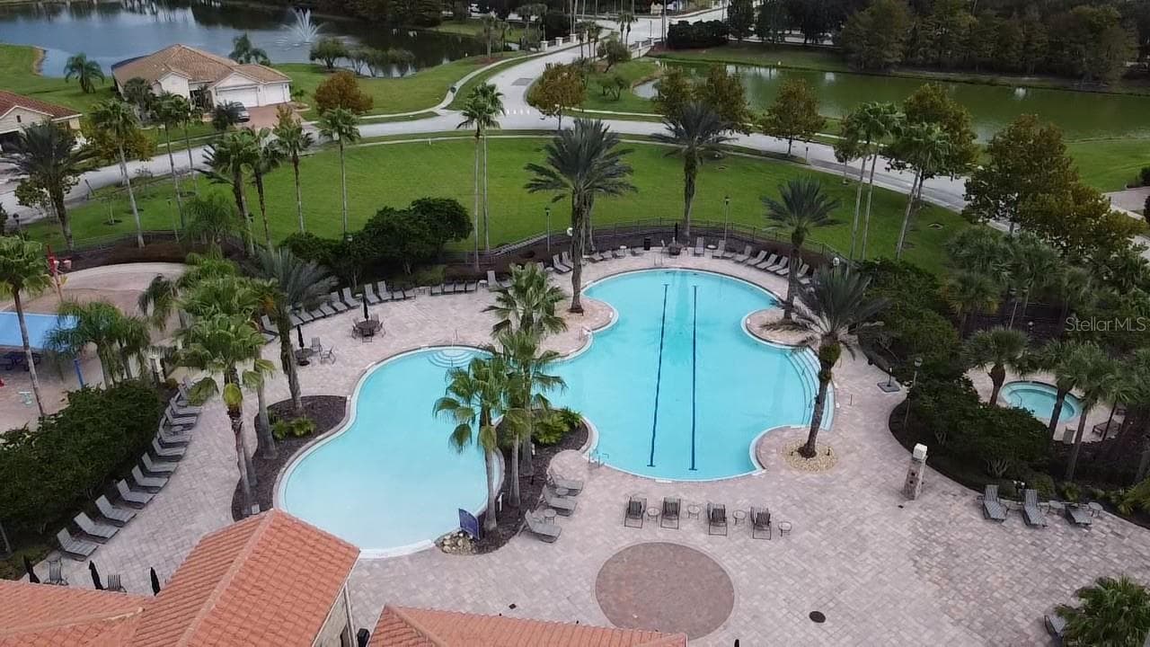 Zero-entry, resort-style pool - 3930 PORT SEA PL, KISSIMMEE