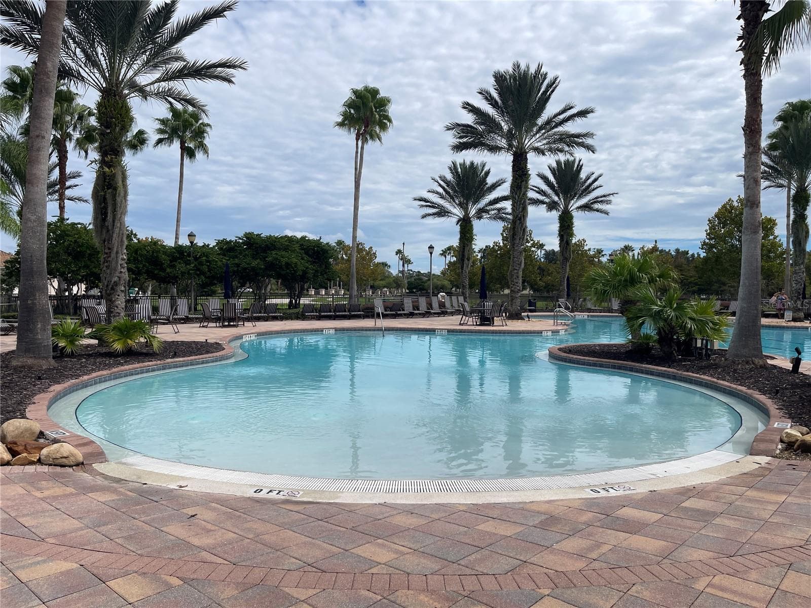 Zero-entry, resort-style pool - 3930 PORT SEA PL, KISSIMMEE