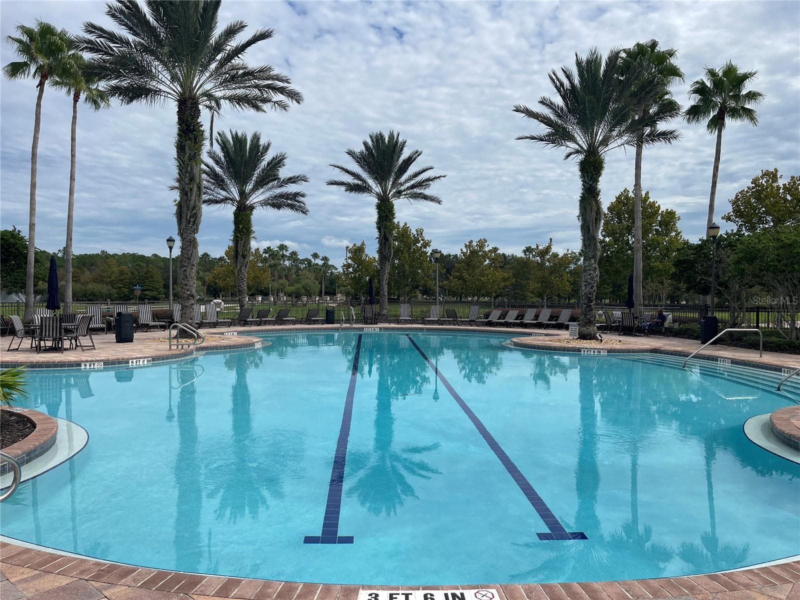 Zero-entry, resort-style pool - 3930 PORT SEA PL, KISSIMMEE