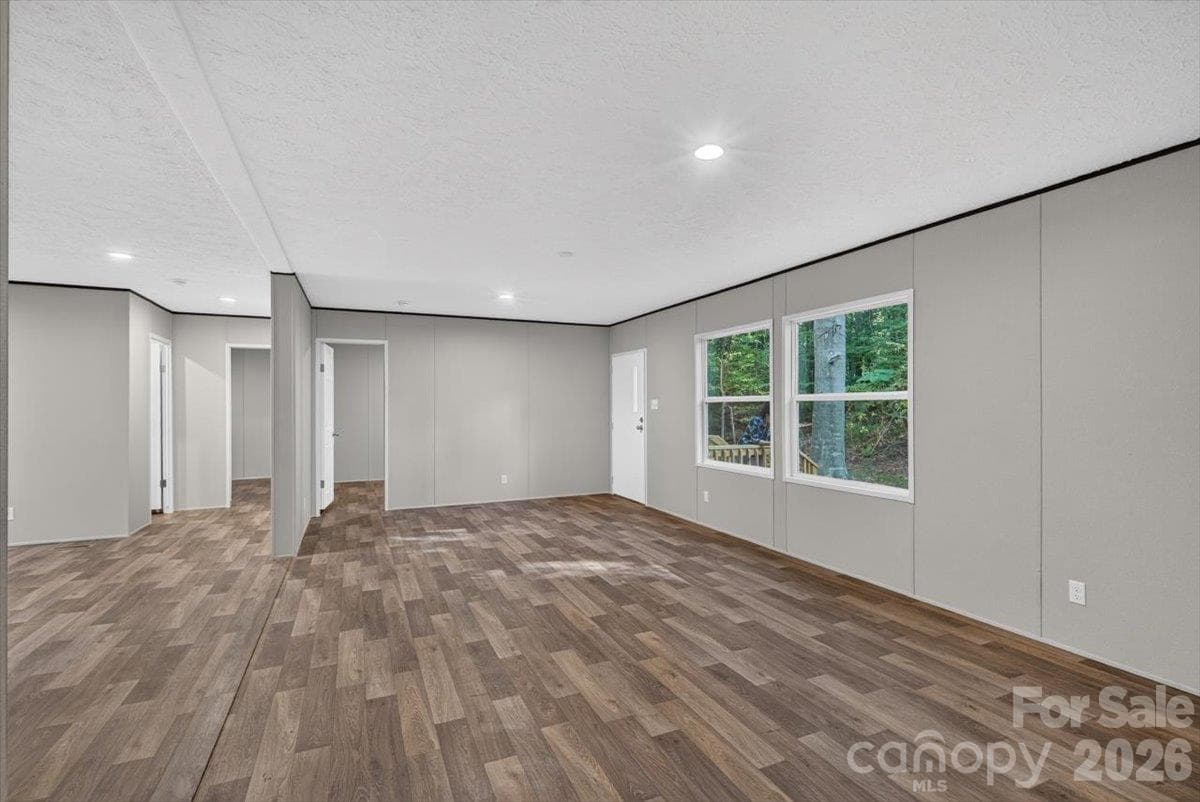 Single Family Residence at 1020 Freedom Drive, Statesville, photo 5 of 27