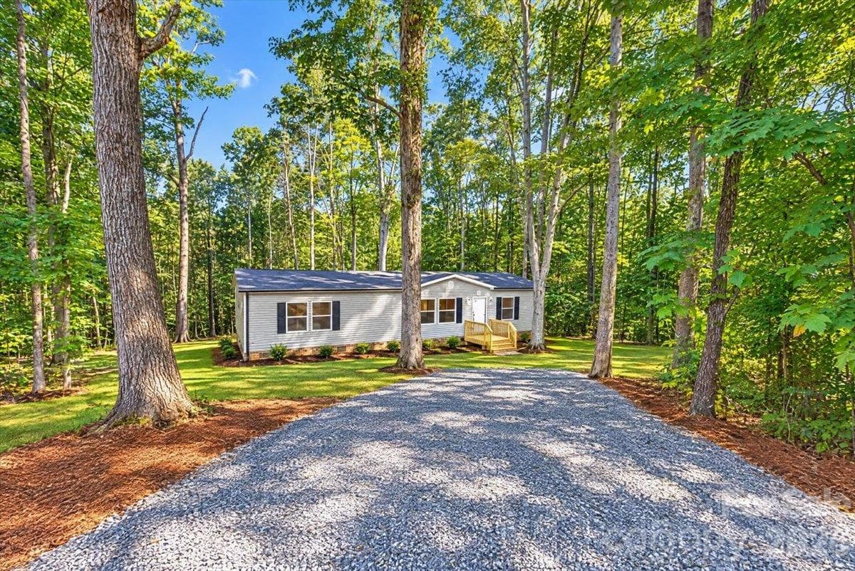 Single Family Residence at 1020 Freedom Drive, Statesville, photo 25 of 27