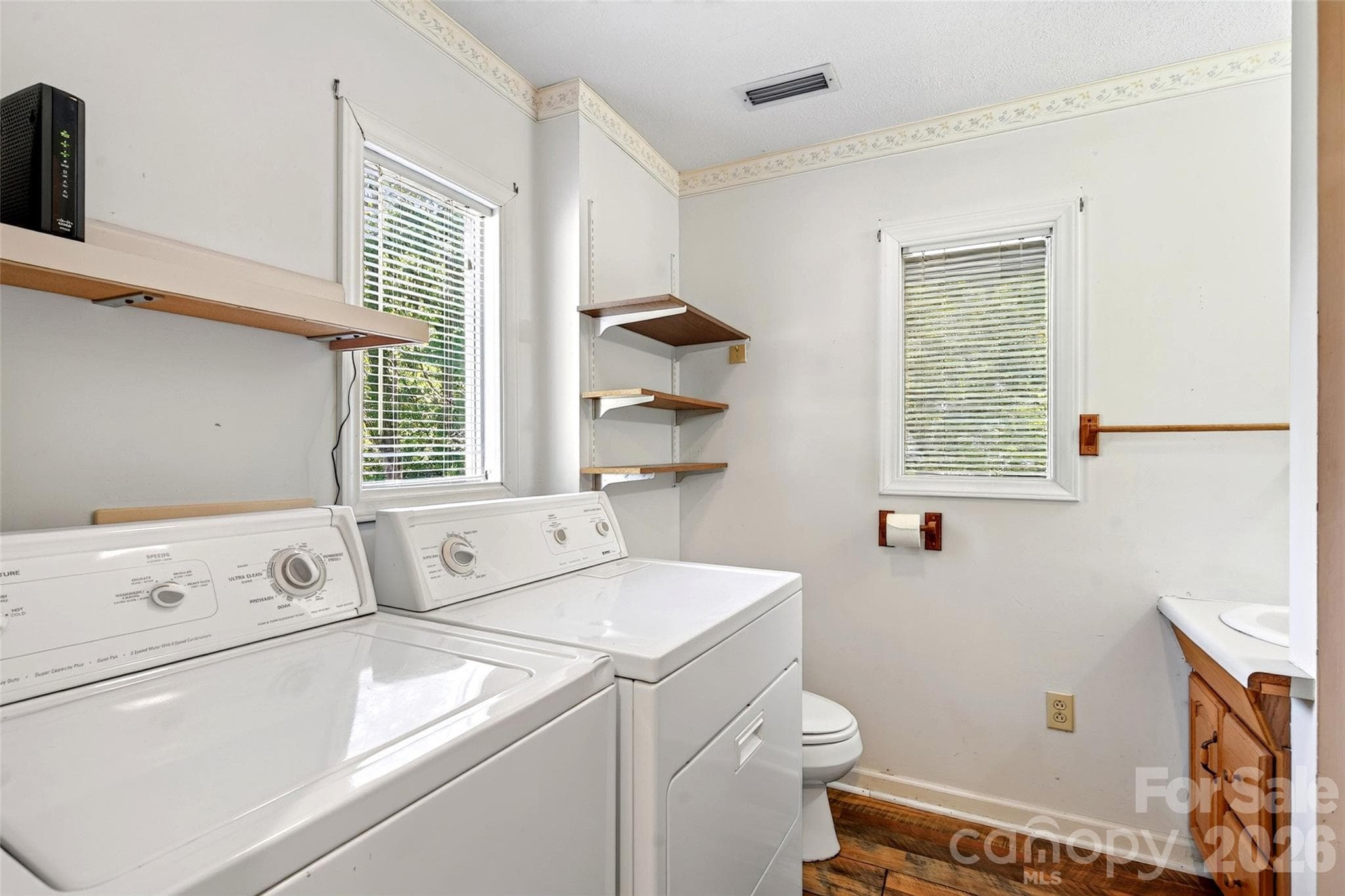 Laundry Room main level - 606 A Rutherford Road, Marion