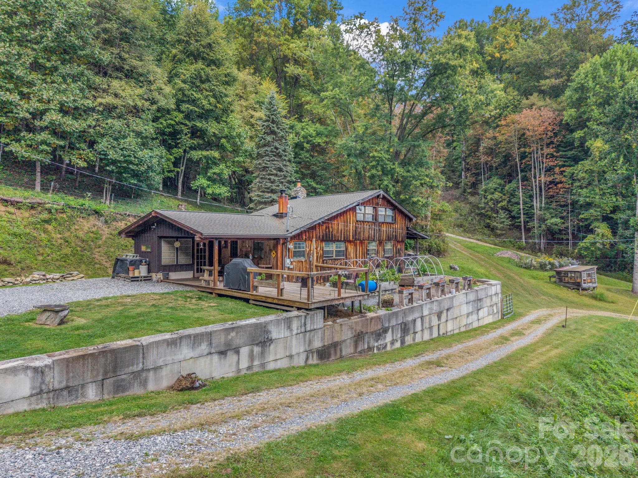 Single Family Residence at 765 Hawk Ridge Lane, Marshall, photo 7 of 48