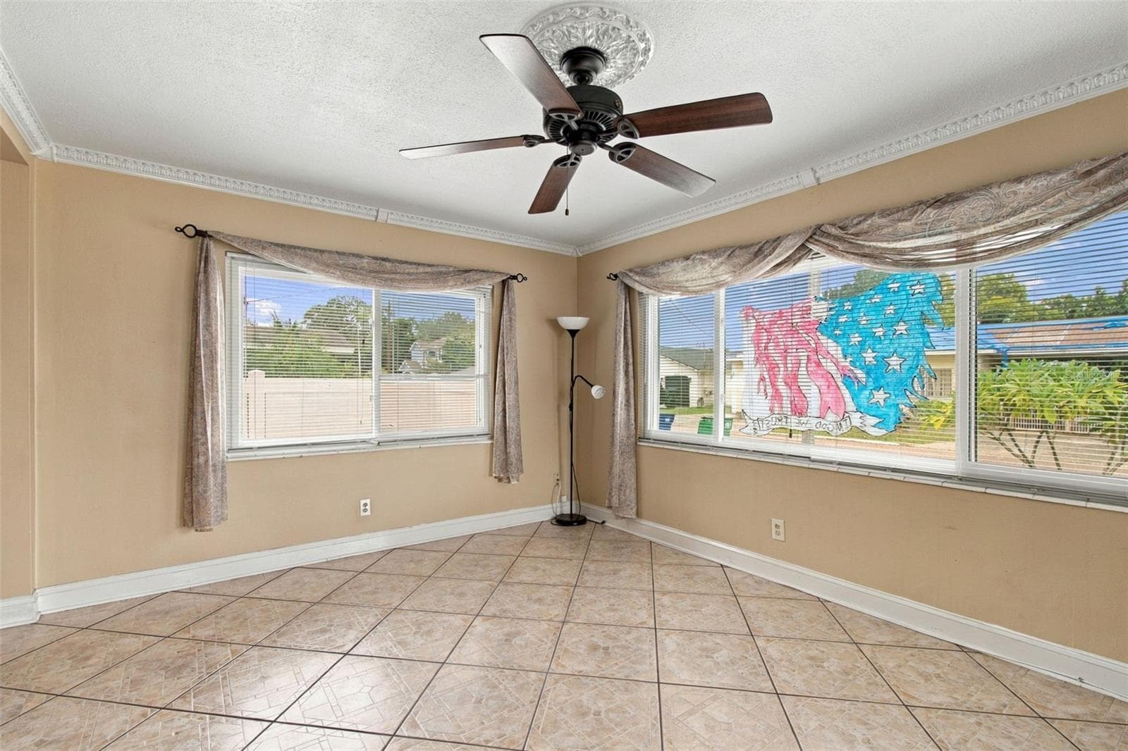 Single Family Residence at 2908 W ARCH ST, TAMPA, photo 8 of 49