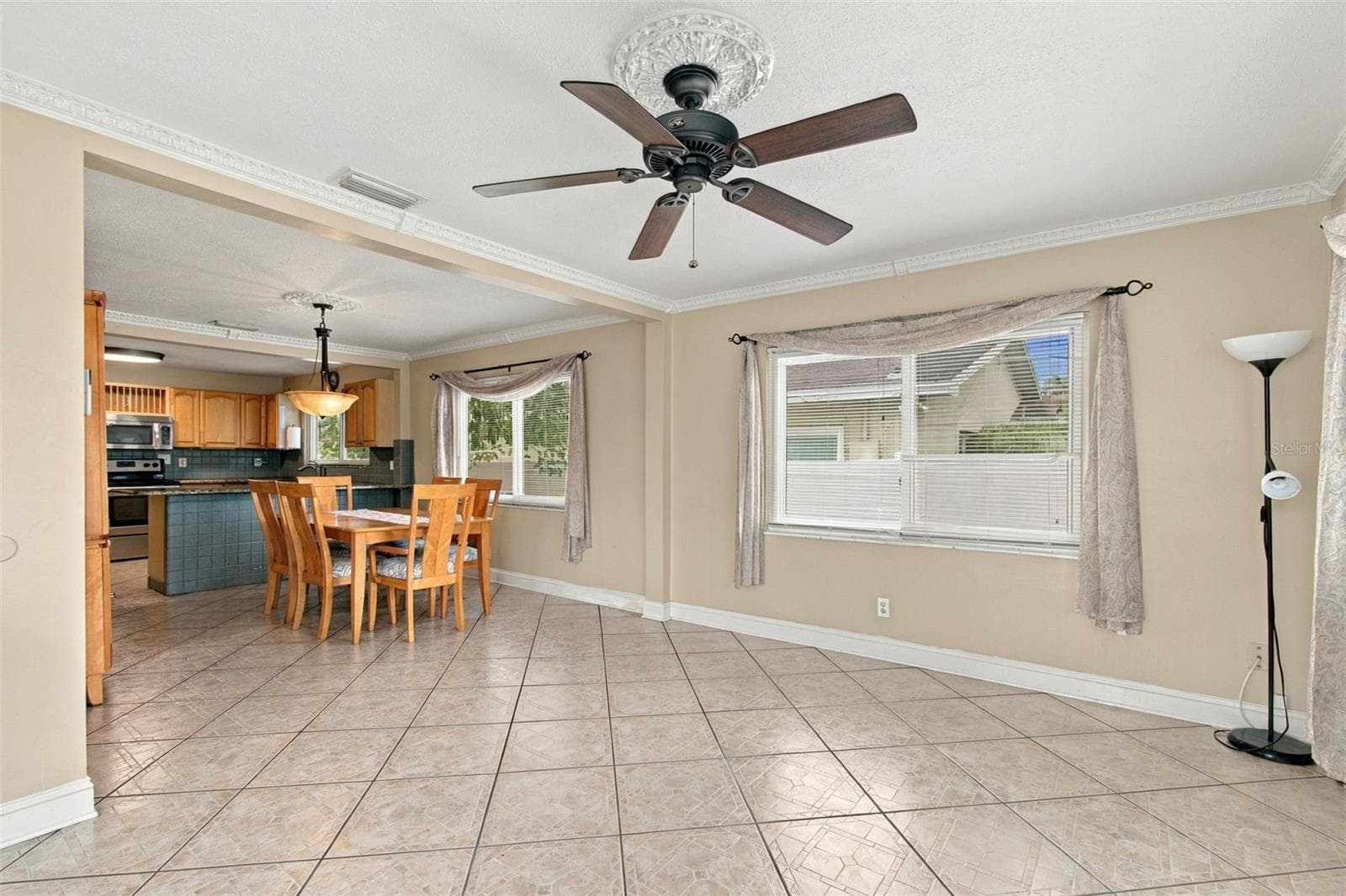Single Family Residence at 2908 W ARCH ST, TAMPA, photo 9 of 49