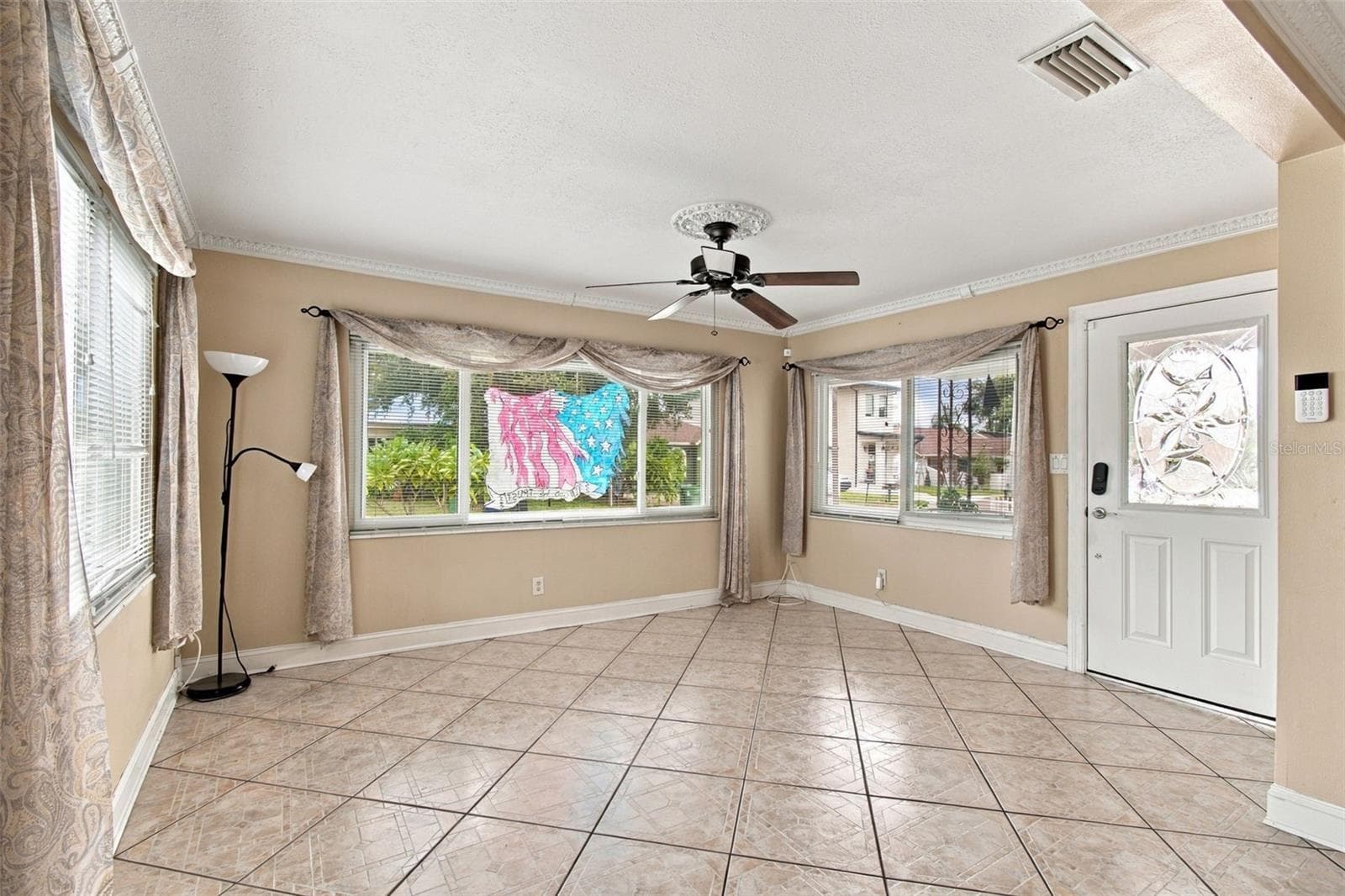 Single Family Residence at 2908 W ARCH ST, TAMPA, photo 11 of 49