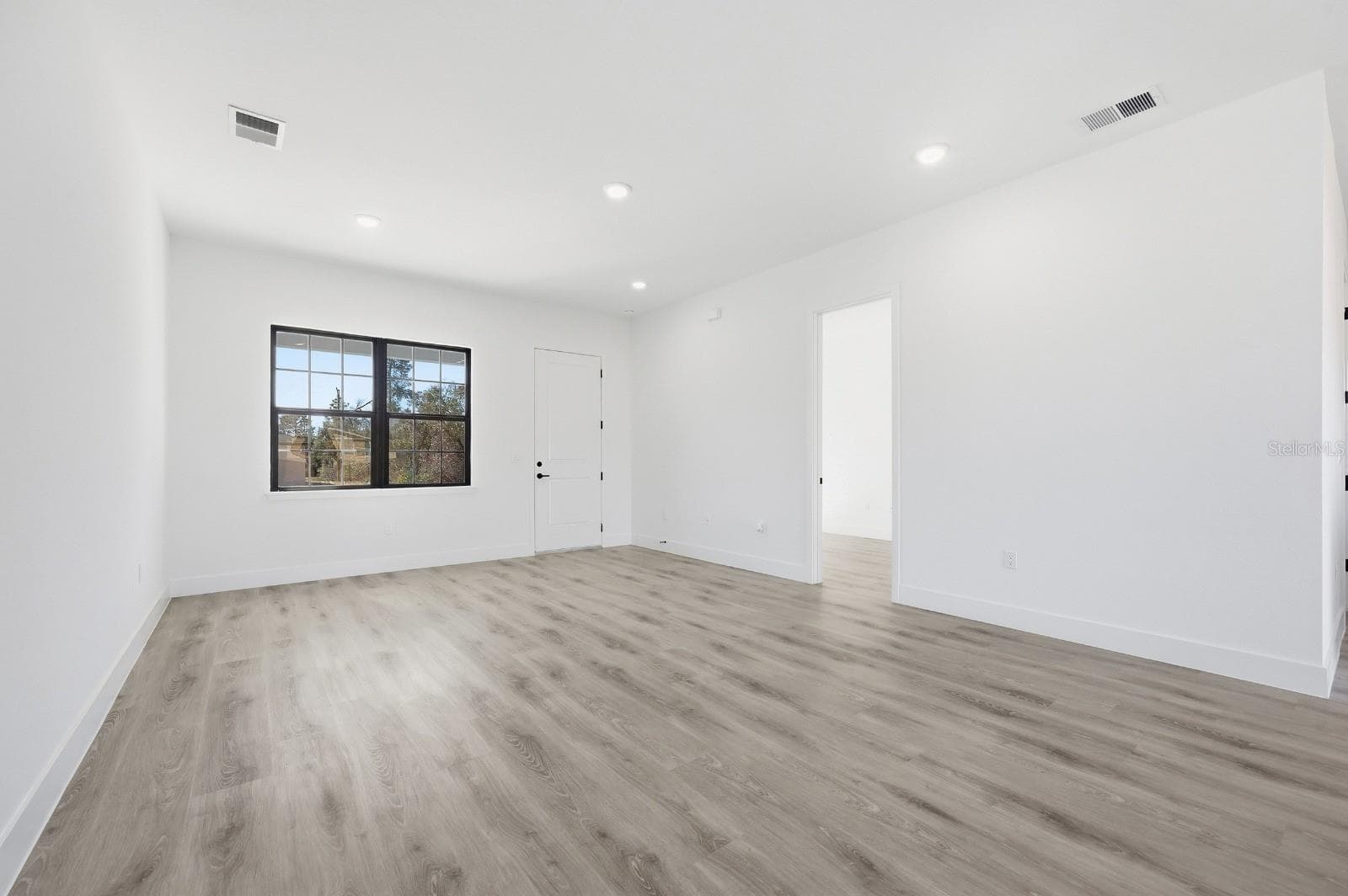 Single Family Residence at 2877 SW 146TH ST, OCALA, photo 6 of 54
