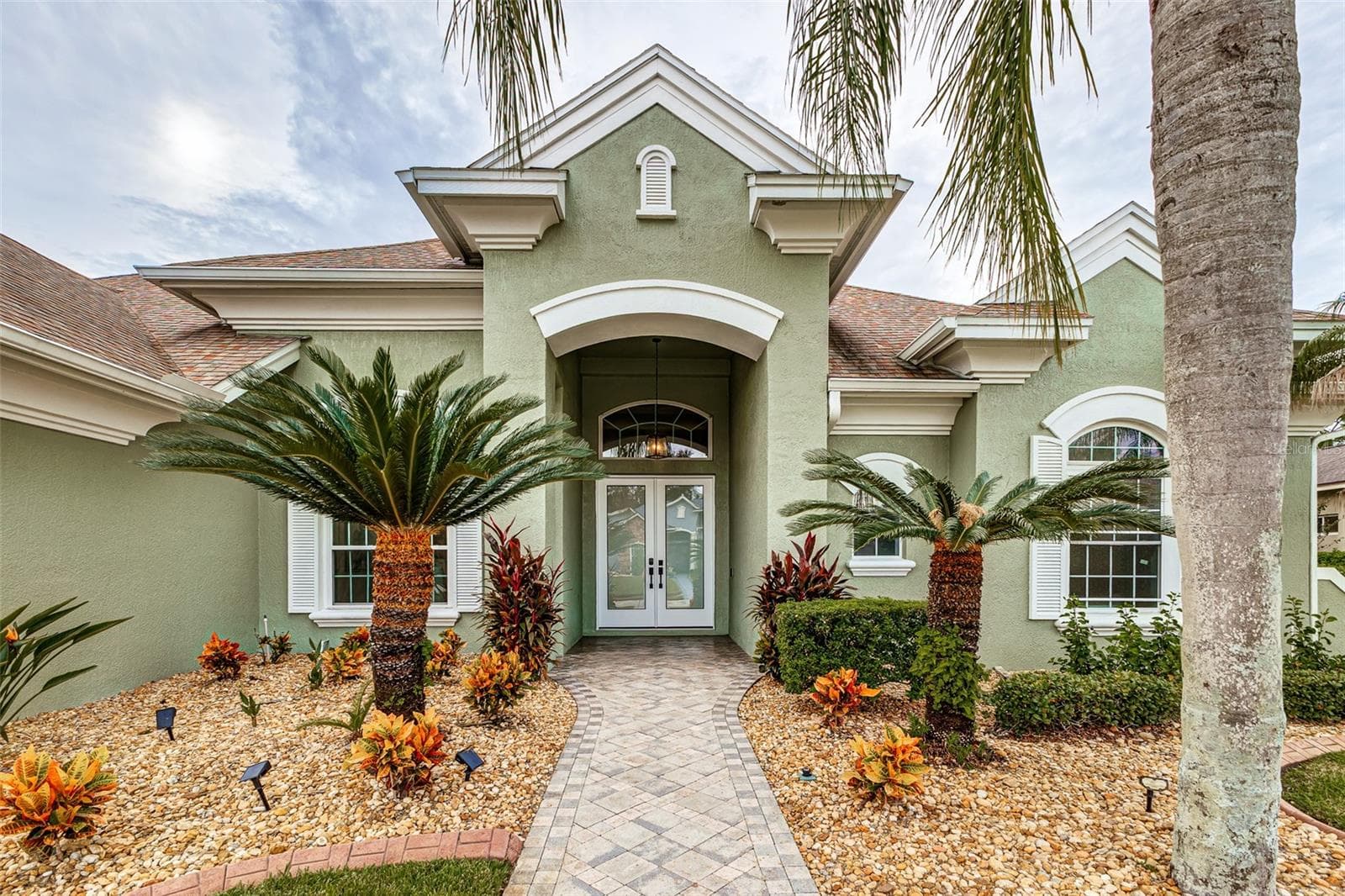 1233 VISTA HILLS DR