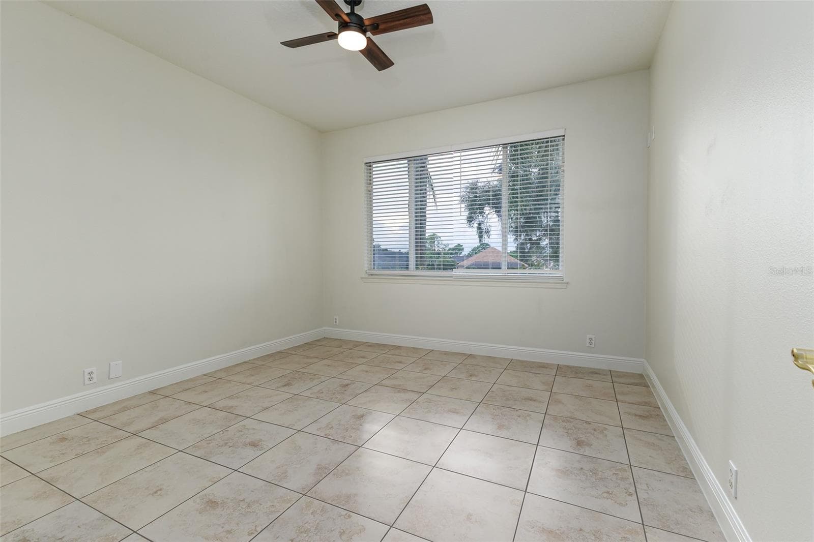 Single Family Residence at 1233 VISTA HILLS DR, LAKELAND, photo 22 of 45