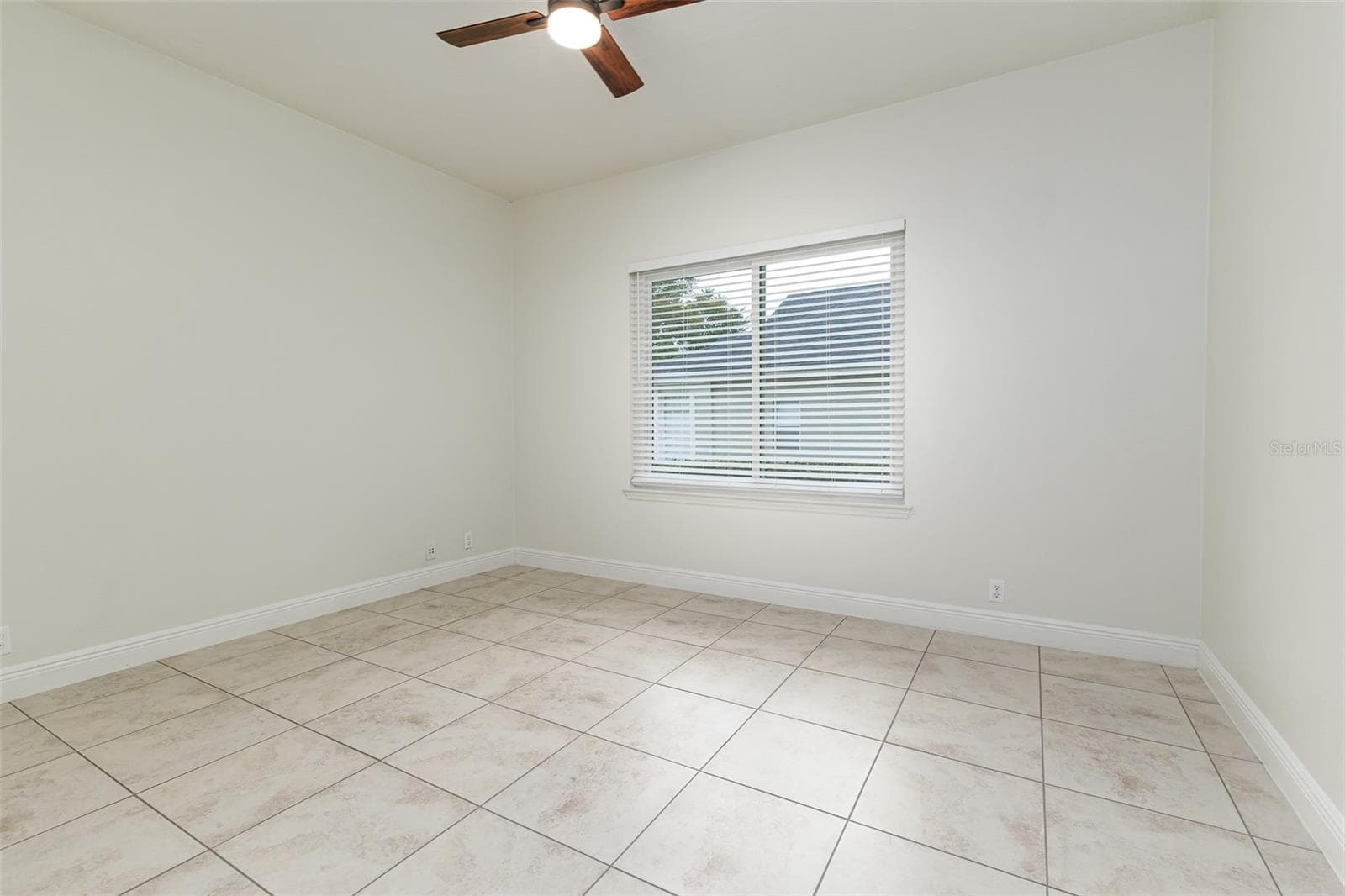 Single Family Residence at 1233 VISTA HILLS DR, LAKELAND, photo 24 of 45