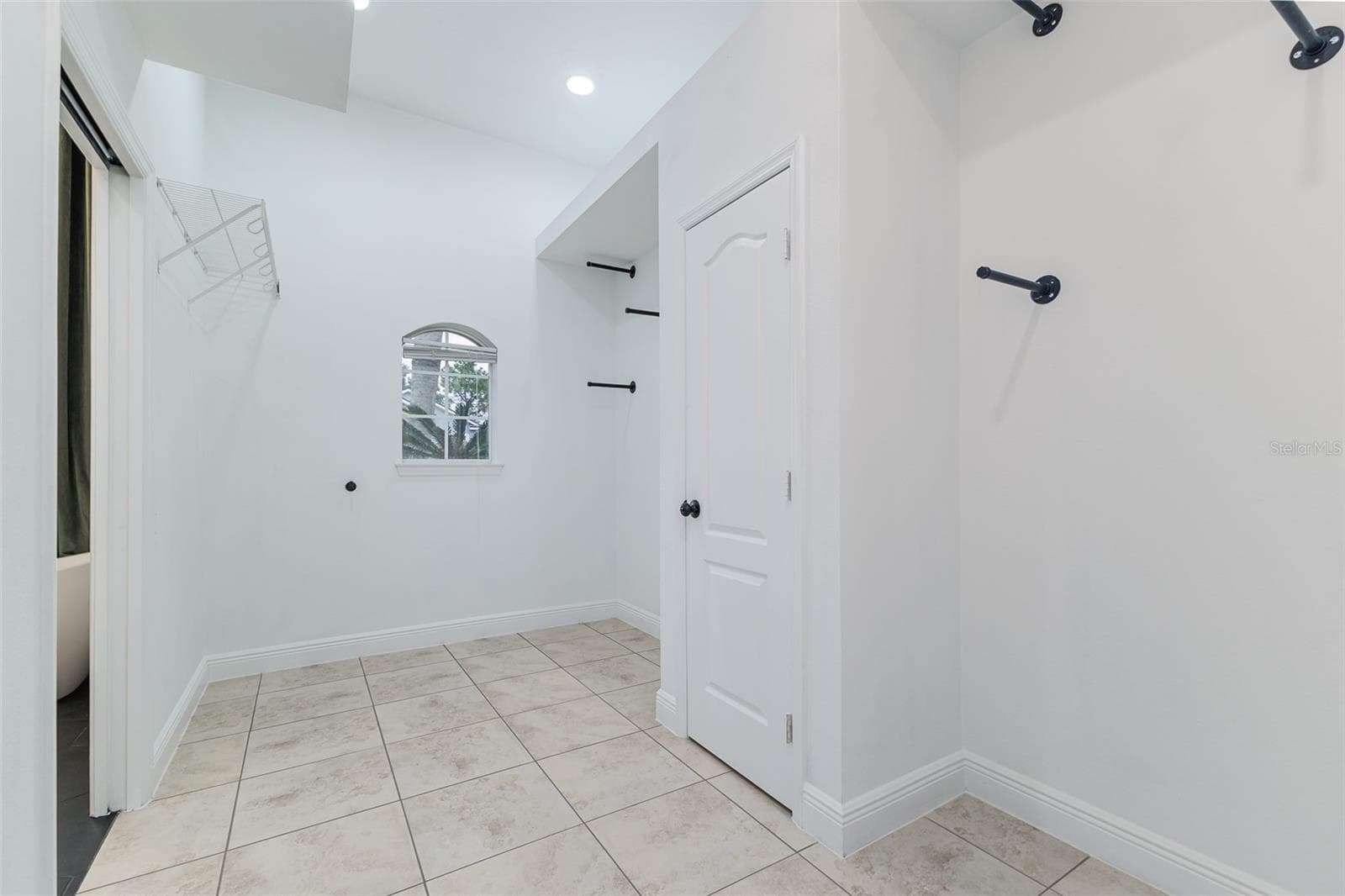 Single Family Residence at 1233 VISTA HILLS DR, LAKELAND, photo 37 of 45