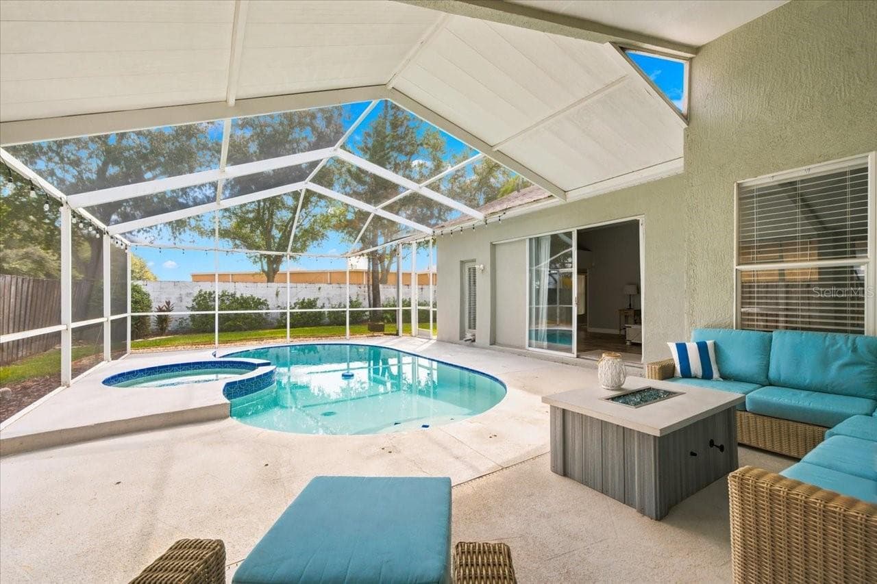 Single Family Residence at 18009 PALM BREEZE DR, TAMPA, photo 3 of 63