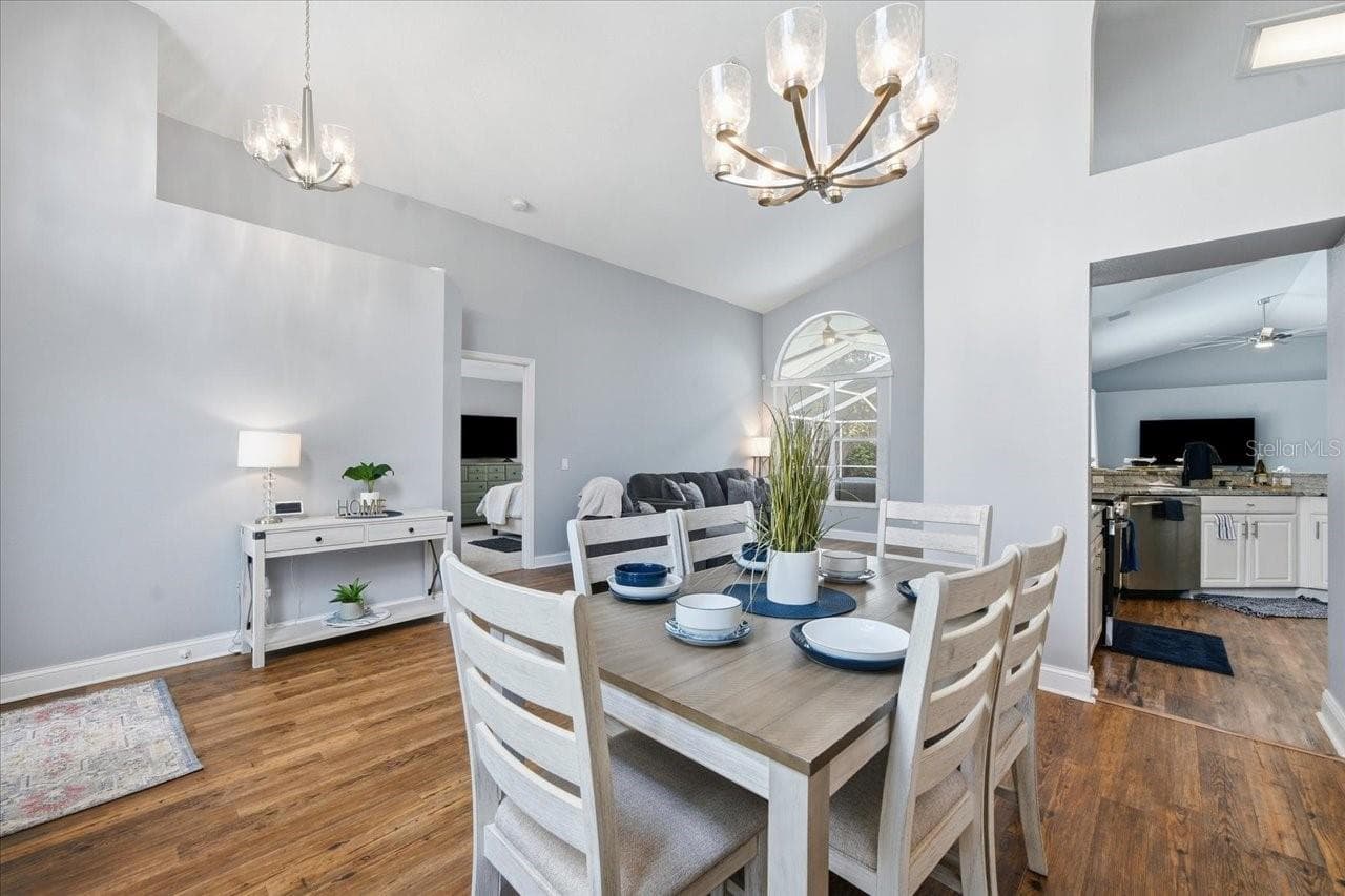 Single Family Residence at 18009 PALM BREEZE DR, TAMPA, photo 14 of 63