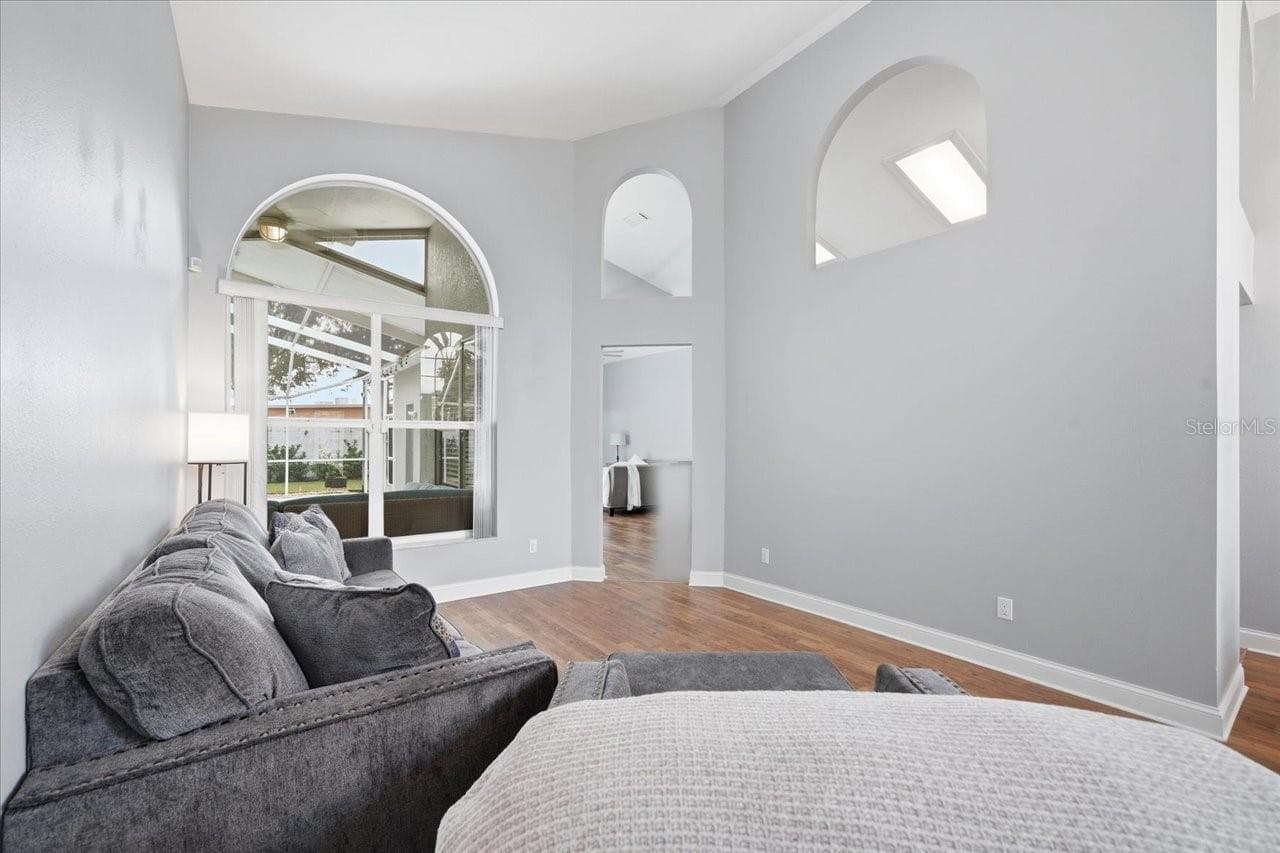 Formal Living - 18009 PALM BREEZE DR, TAMPA