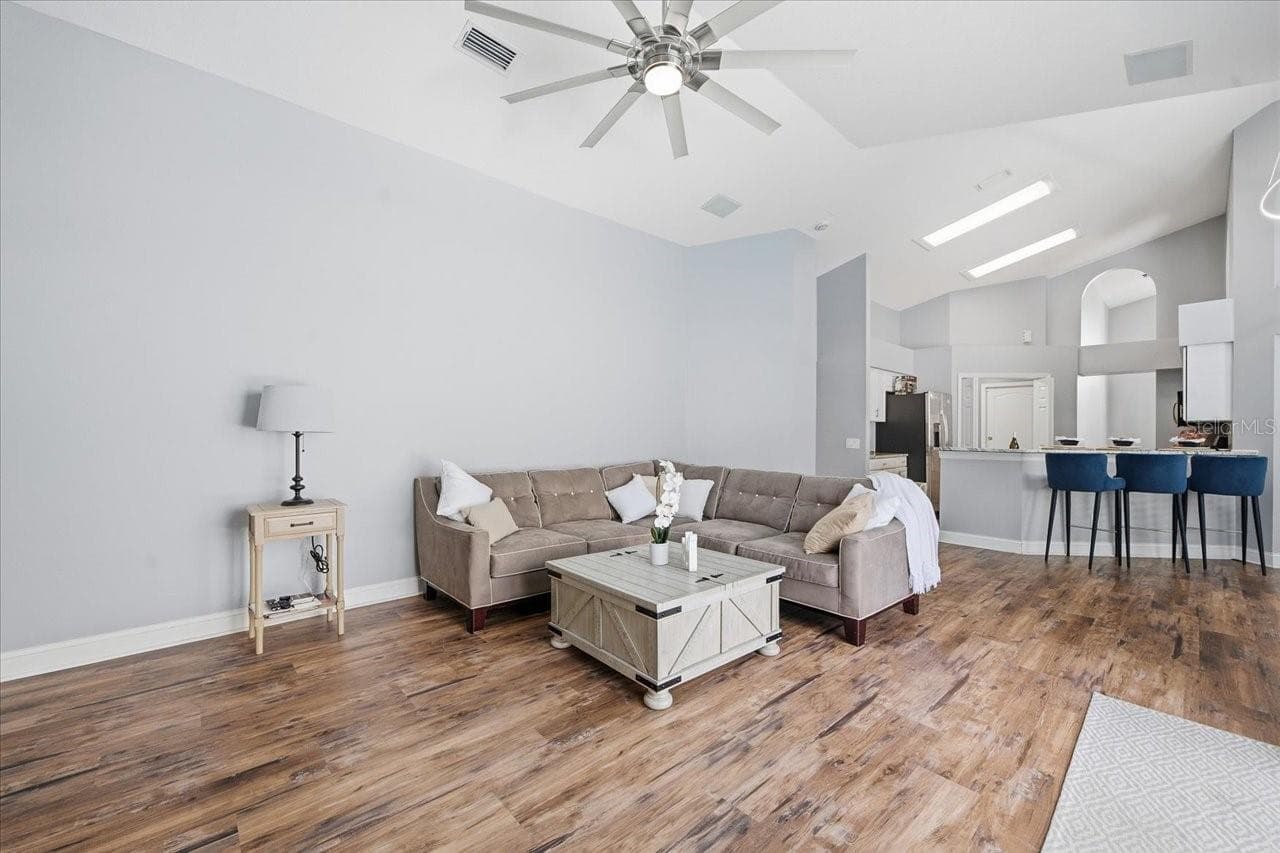 Single Family Residence at 18009 PALM BREEZE DR, TAMPA, photo 26 of 63