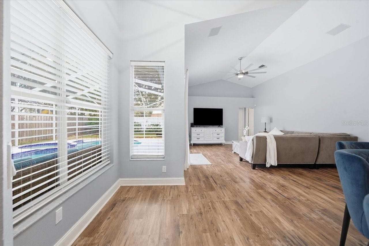 Single Family Residence at 18009 PALM BREEZE DR, TAMPA, photo 30 of 63