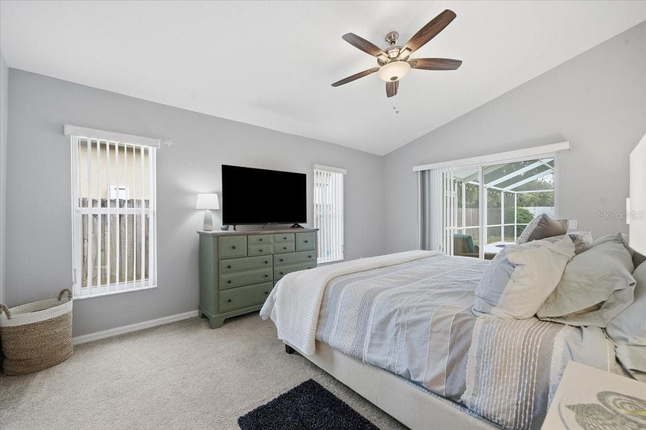 Single Family Residence at 18009 PALM BREEZE DR, TAMPA, photo 32 of 63