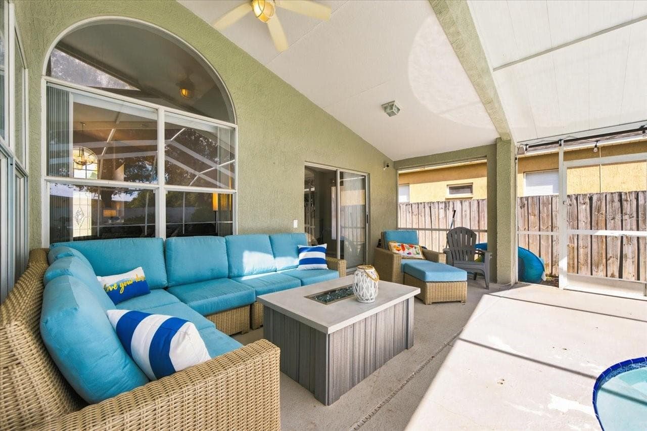 Single Family Residence at 18009 PALM BREEZE DR, TAMPA, photo 47 of 63