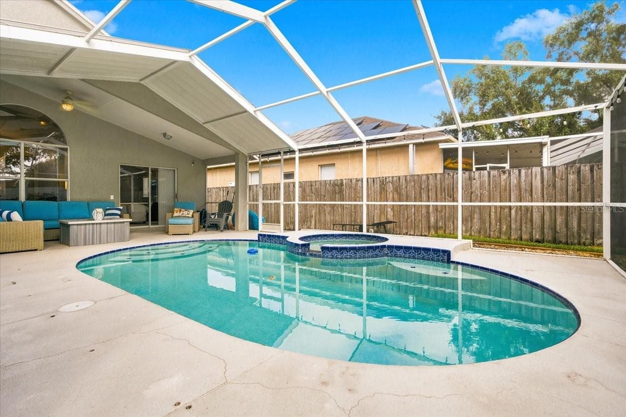 Single Family Residence at 18009 PALM BREEZE DR, TAMPA, photo 53 of 63