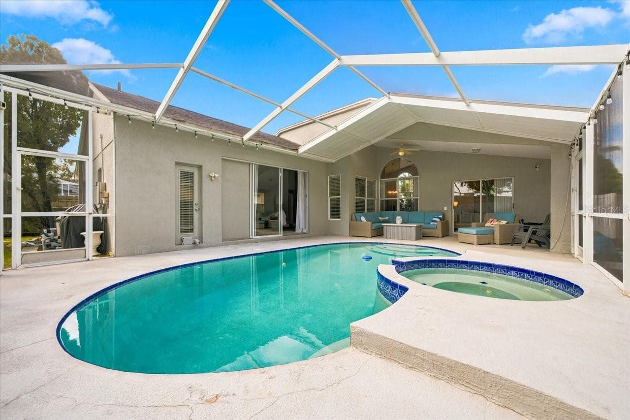 Single Family Residence at 18009 PALM BREEZE DR, TAMPA, photo 54 of 63