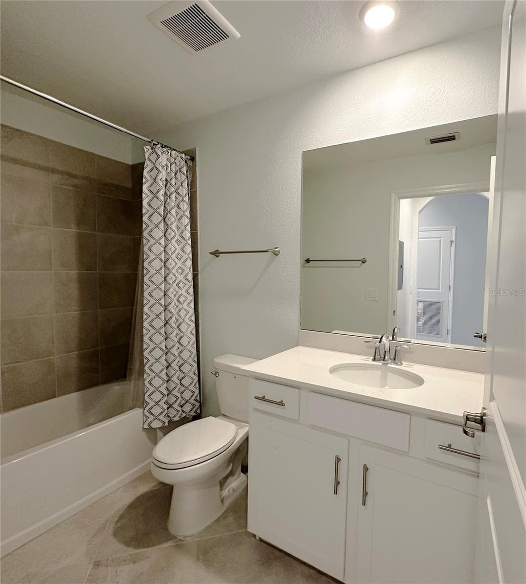 Condominium at 14211 HERITAGE LANDING BLVD #1422, PUNTA GORDA, photo 19 of 75