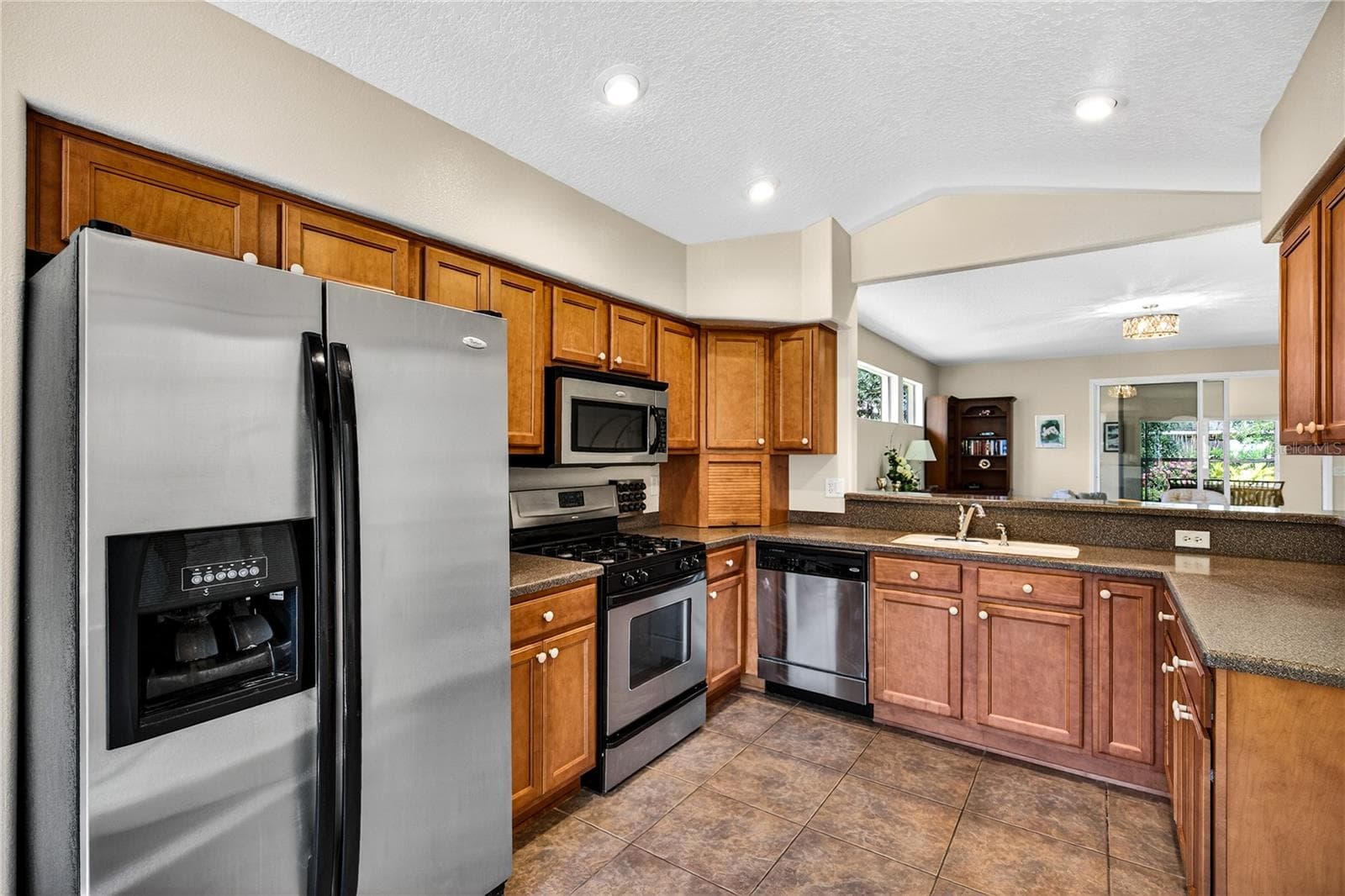 Single Family Residence at 3003 NEW HAVEN PL, MOUNT DORA, photo 9 of 76