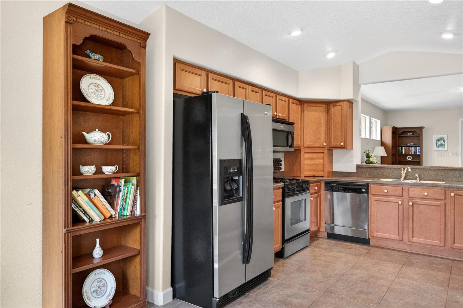 Single Family Residence at 3003 NEW HAVEN PL, MOUNT DORA, photo 11 of 76