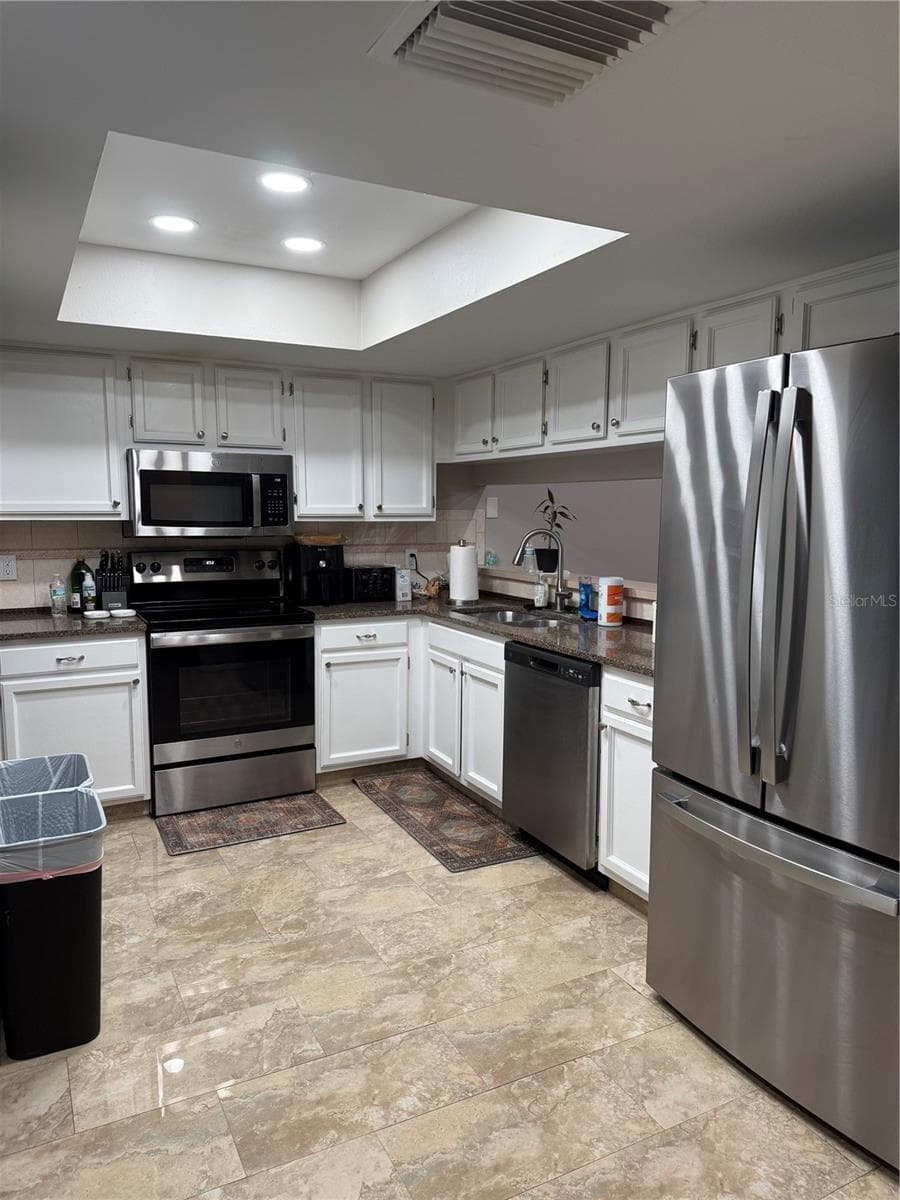 Single Family Residence at 2601 HAMPTON PARK PL, SEFFNER, photo 2 of 19