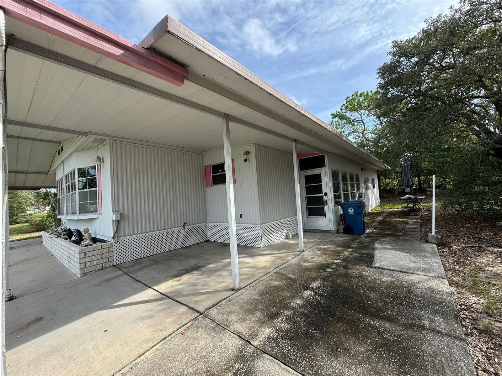 Manufactured Home at 12417 FAIRWAY AVE, BROOKSVILLE, photo 2 of 51