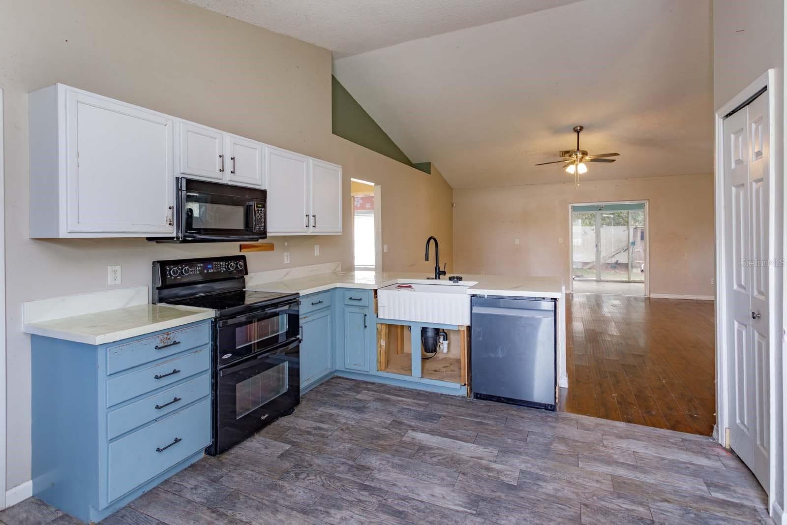 Single Family Residence at 3905 WHISPERING PINE CT, MASCOTTE, photo 15 of 37