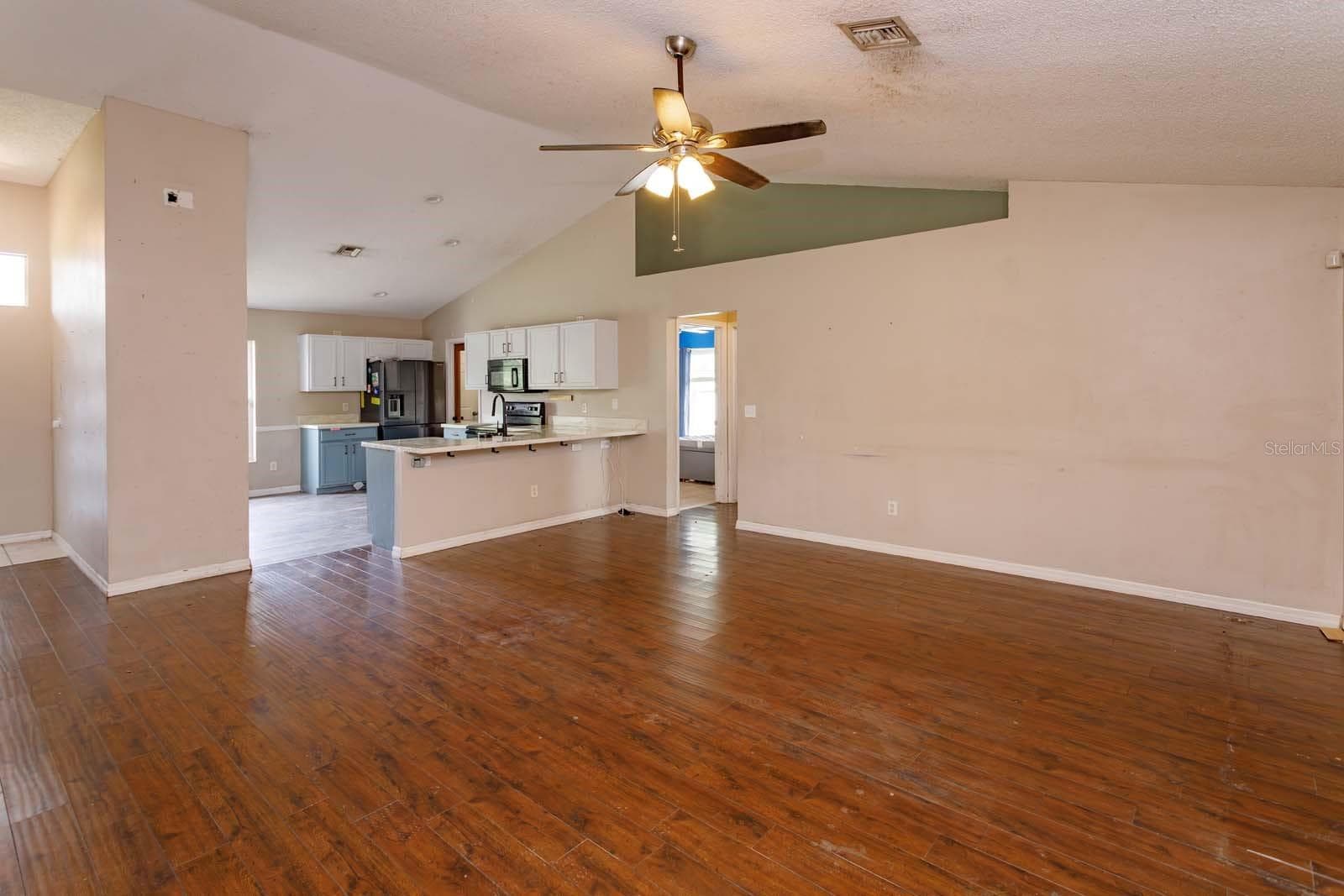 Single Family Residence at 3905 WHISPERING PINE CT, MASCOTTE, photo 18 of 37