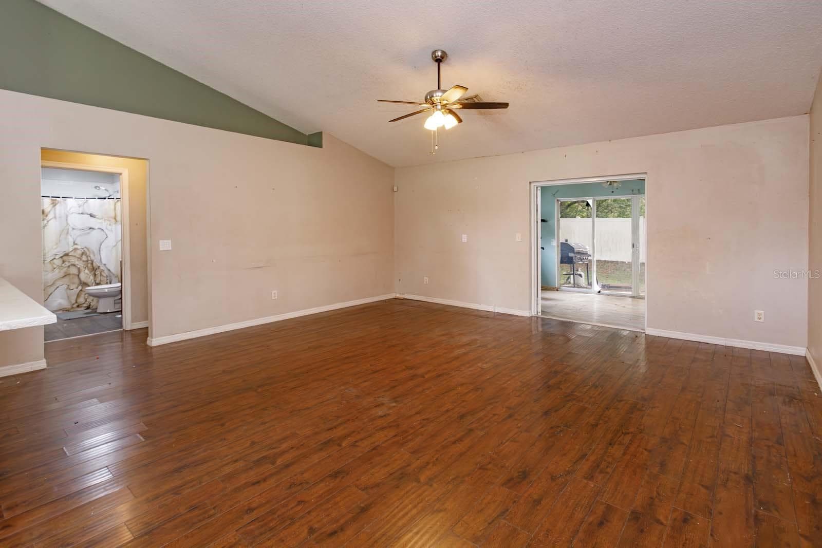 Single Family Residence at 3905 WHISPERING PINE CT, MASCOTTE, photo 19 of 37