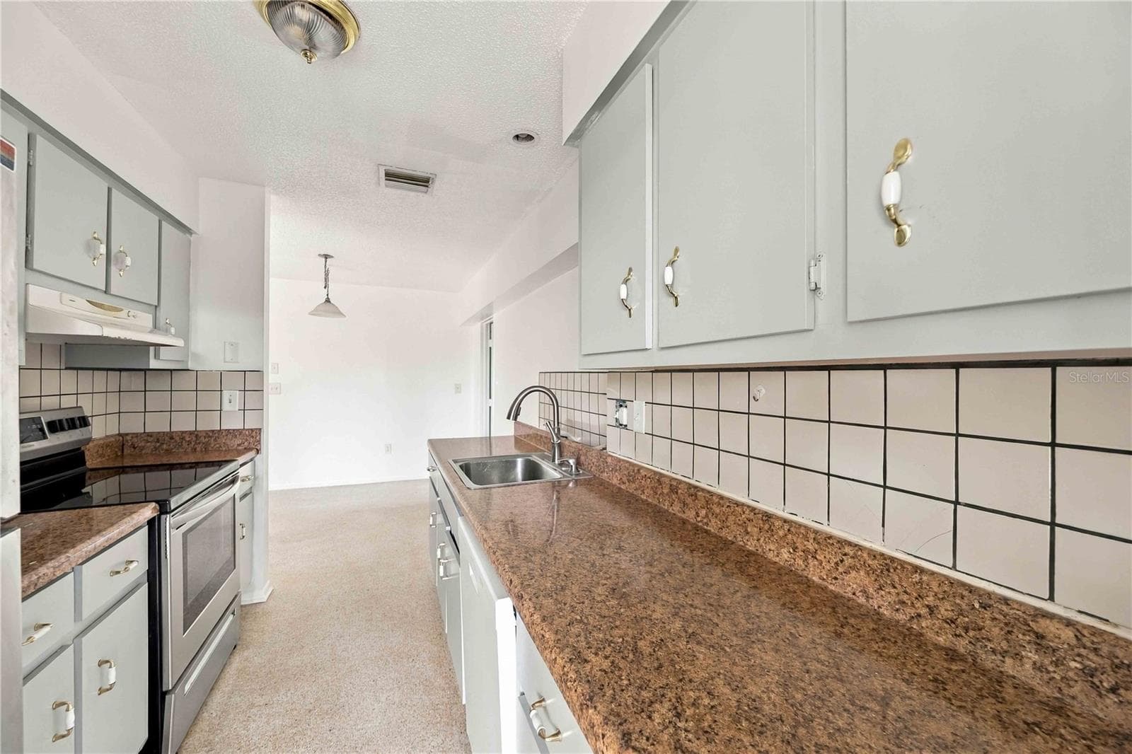 Single Family Residence at 4331 S BISCAYNE DR, NORTH PORT, photo 16 of 38