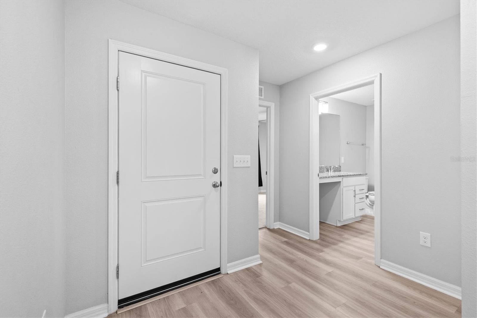 Single Family Residence at 9972 MESIC WOODS AVE, SEFFNER, photo 6 of 45