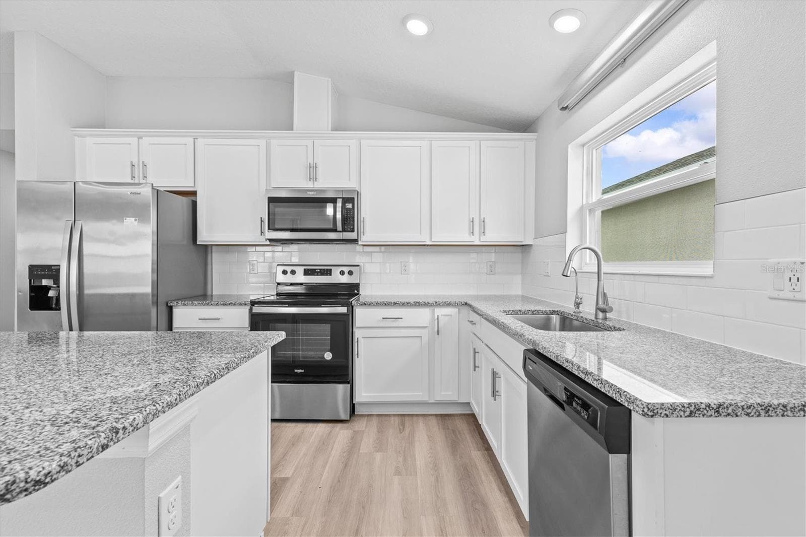 Single Family Residence at 9972 MESIC WOODS AVE, SEFFNER, photo 10 of 45
