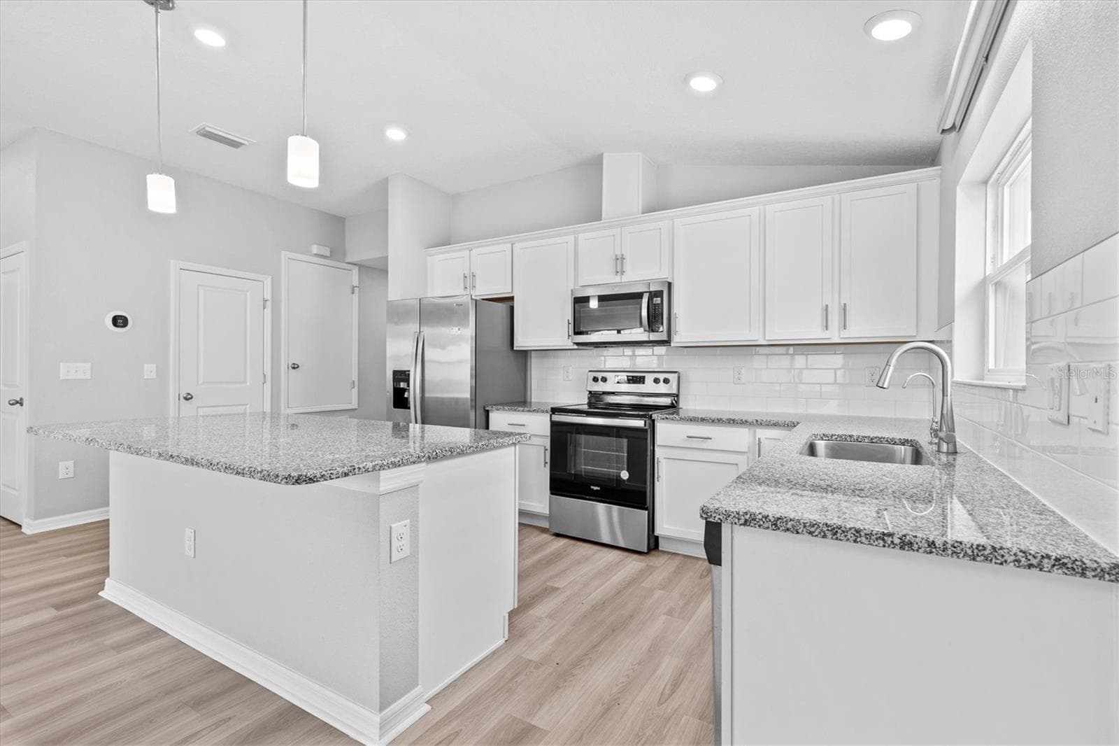 Single Family Residence at 9972 MESIC WOODS AVE, SEFFNER, photo 11 of 45