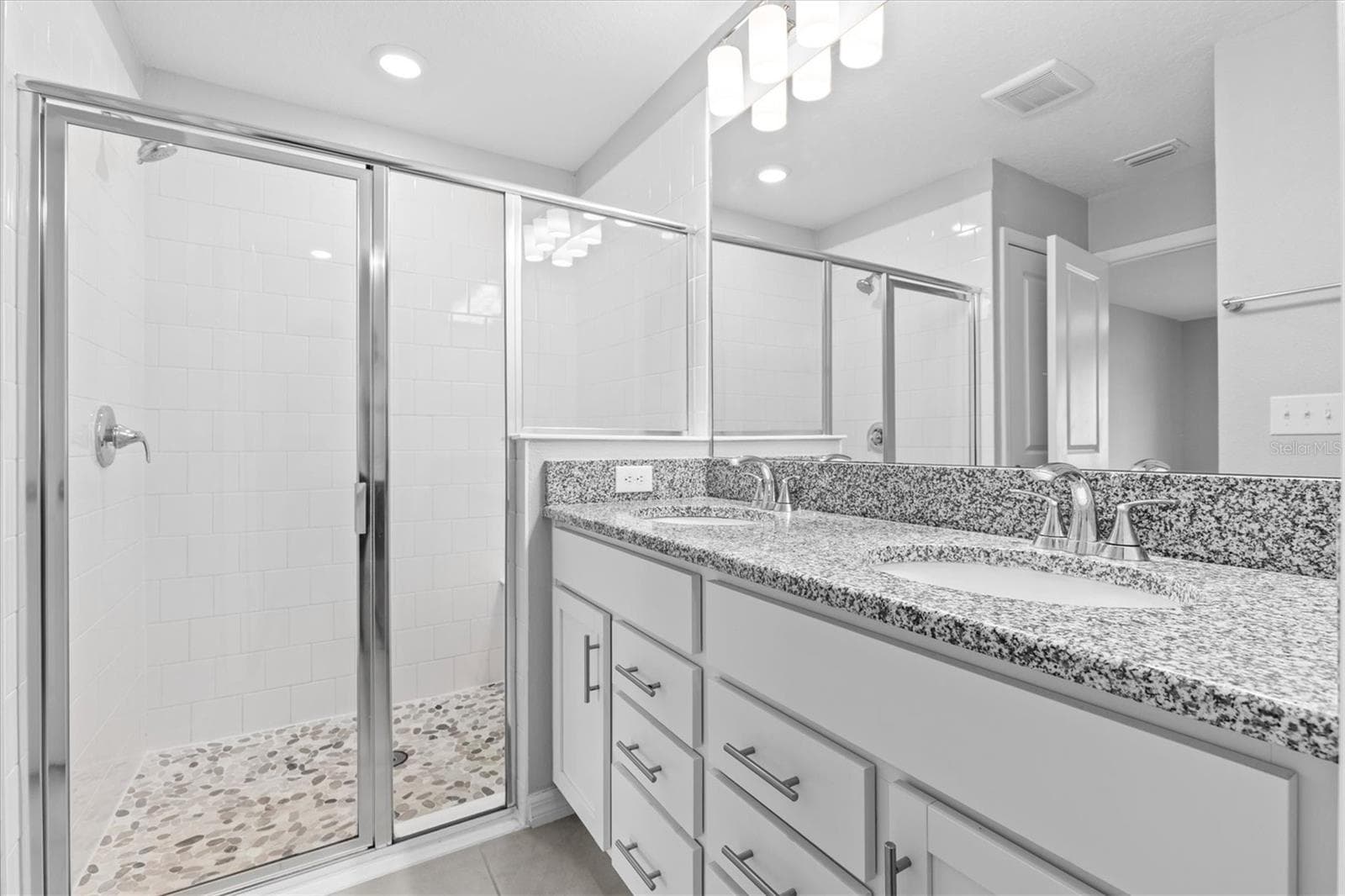 Single Family Residence at 9972 MESIC WOODS AVE, SEFFNER, photo 32 of 45