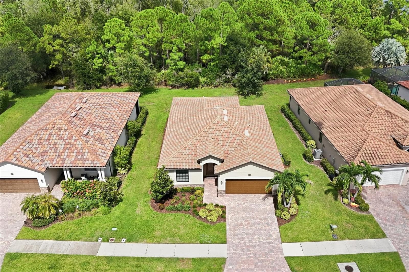 Single Family Residence at 12360 CANAVESE LN, VENICE, photo 5 of 85